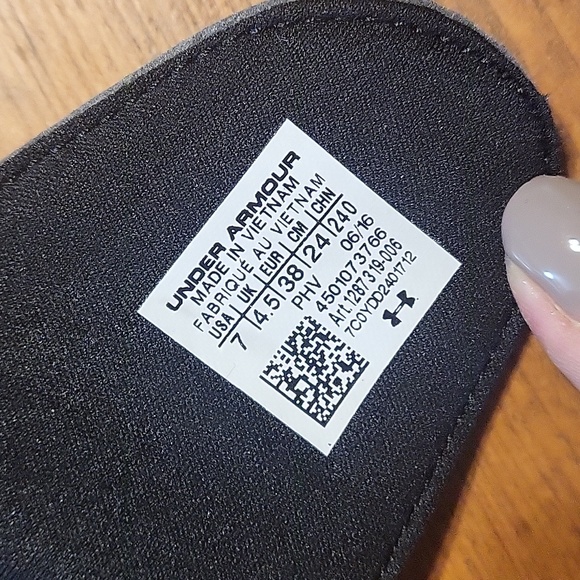 Under armour slides sz7 pink and black - Picture 3 of 5